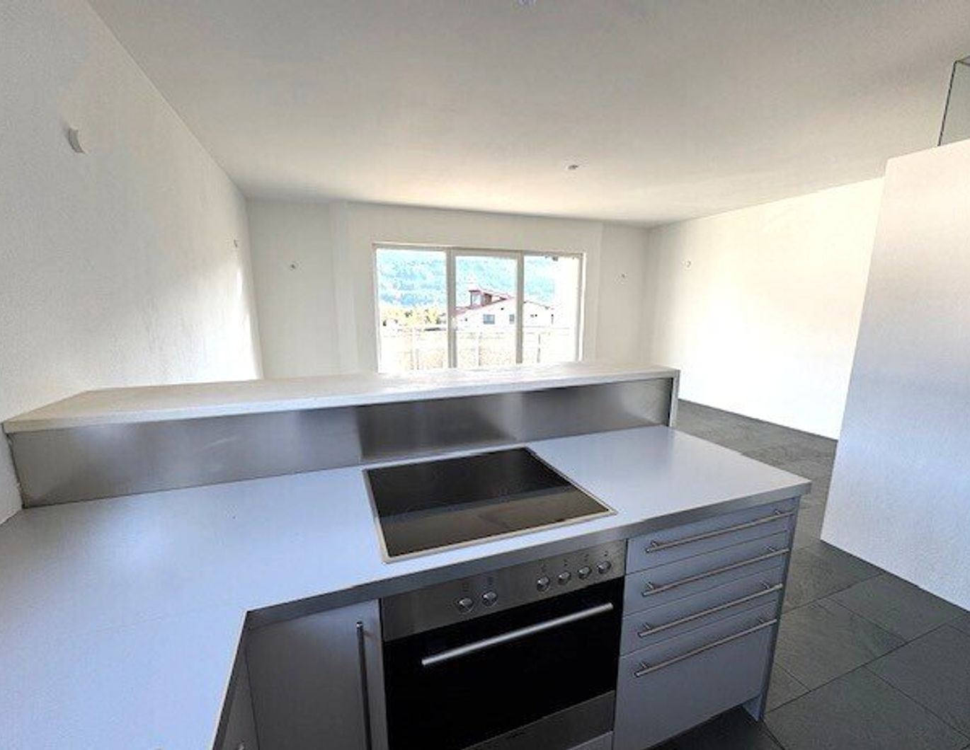 Stylische Garconniere mit Terrasse und TG Abstellplatz in Mils
