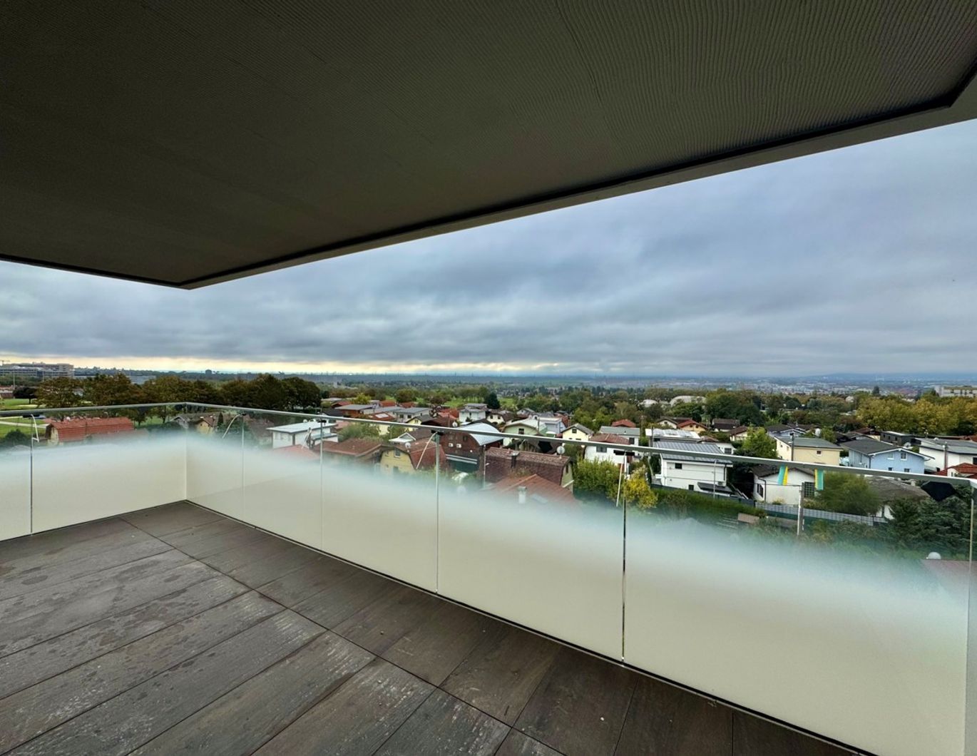 Provisionsfrei! Gönnen Sie sich täglichen diesen Ausblick! Hochwertige Luxuswohnung mit Balkon