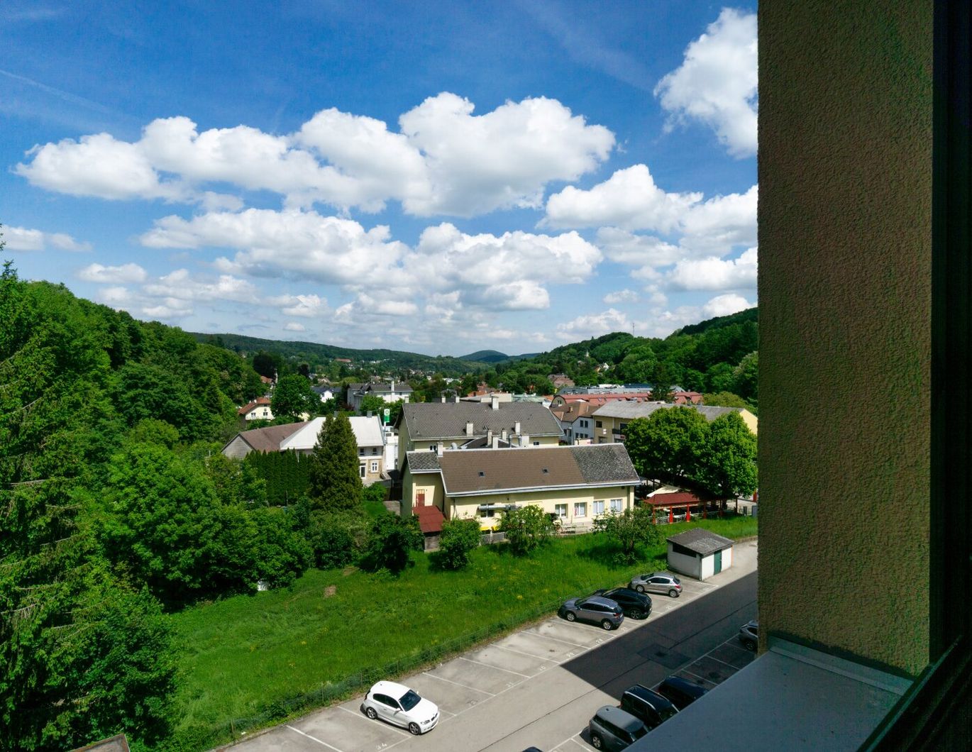 3-Zimmer-Miete mit grünem Fernblick im Stadtzentrum von Pressbaum