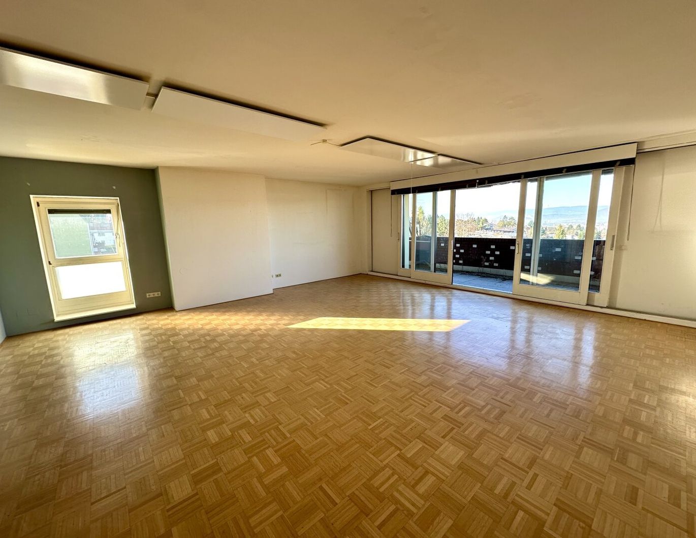 Wunderschöne Maisonette-Wohnung mit 5 Zimmer, sonnigem Balkon und traumhaften Ausblick in Grazer Bezirk Waltendorf - Provisionsfrei!
