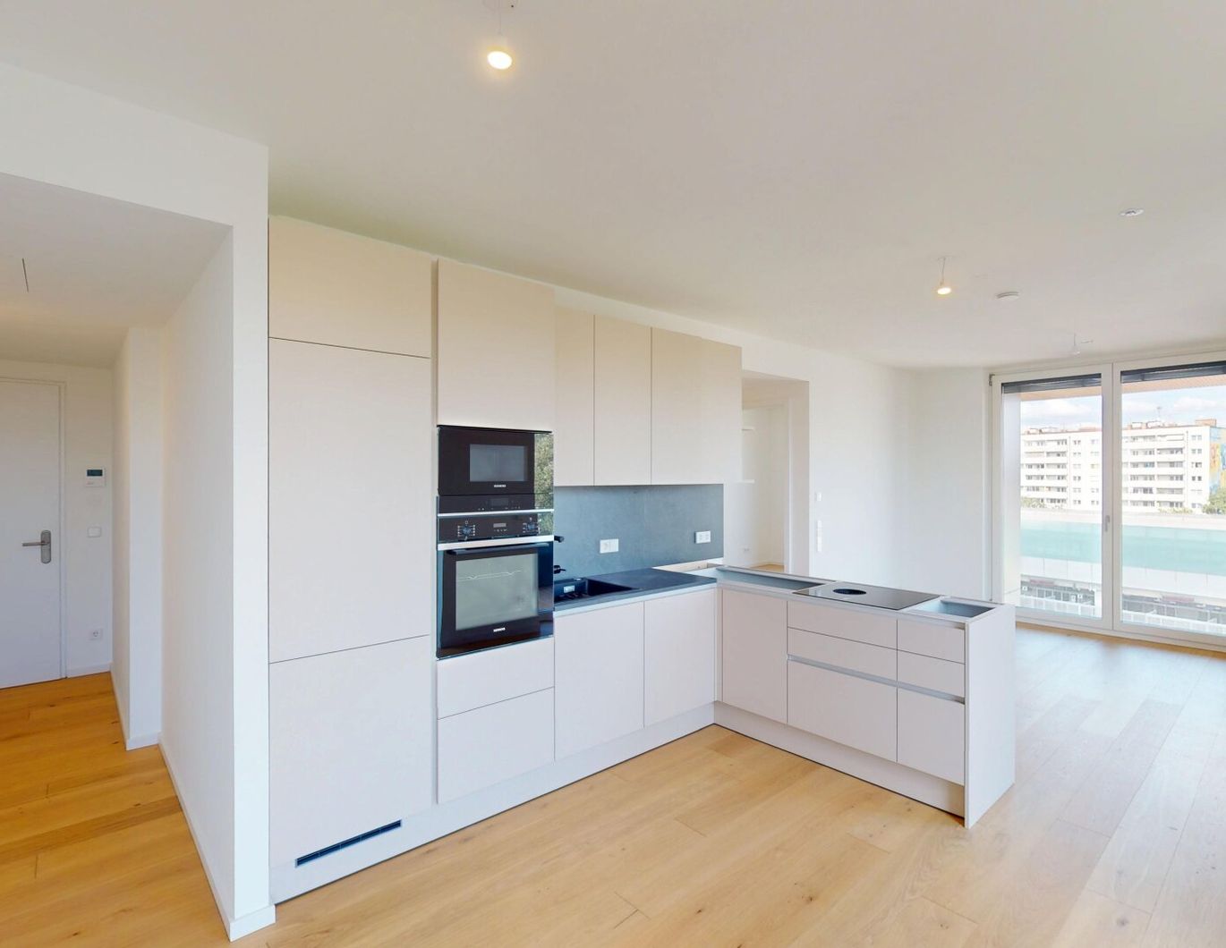 Rooftop Pool, Concierge! Luxuswohnung im Hochhaus Grünblick 5.OG | U2 | XL-Balkon