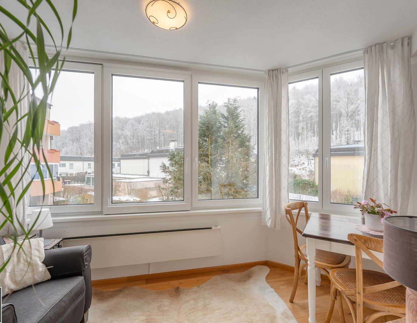 ** Einziehen und Wohlfühlen: helle 3 Zimmer Wohnung mit integrierter Loggia - Mitten im Grünen **