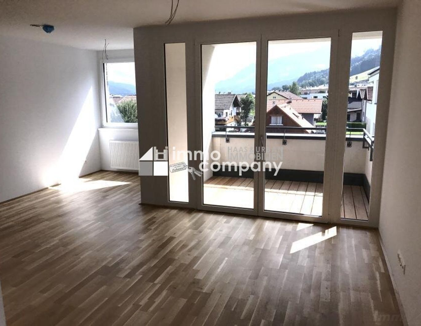 WATTENS neuwertige 2 Zimmer Mietwohnung mit Topausstattung + 2 Tiefgaragenplätze