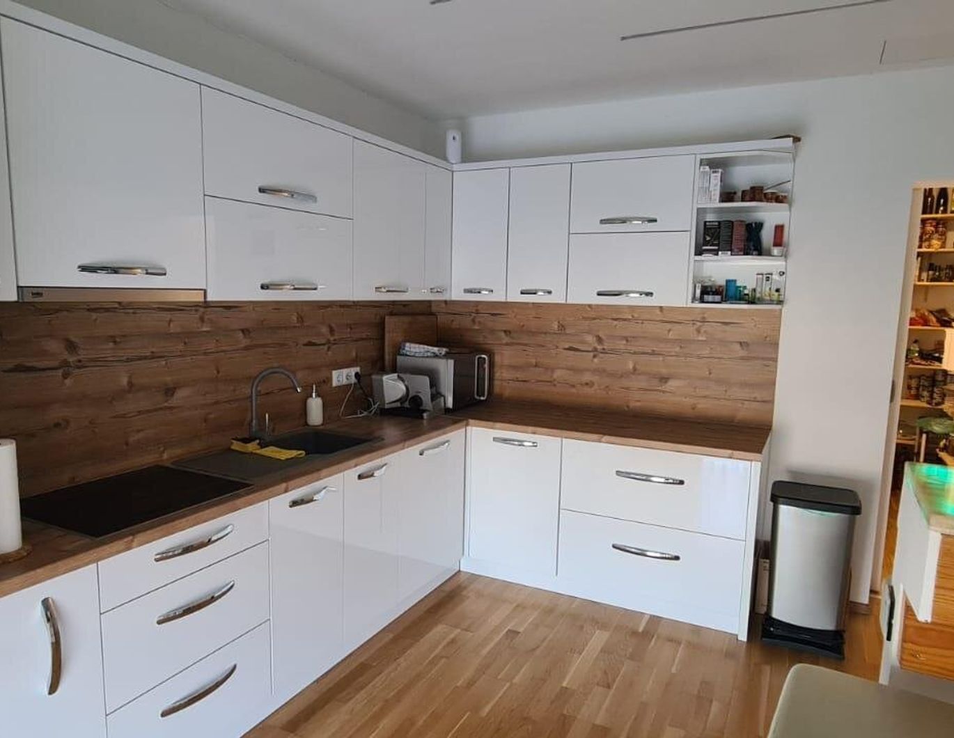 Luxuriöses Wohnen...Traumhafte EG-Wohnung mit Pool und Teich   ‍♀️