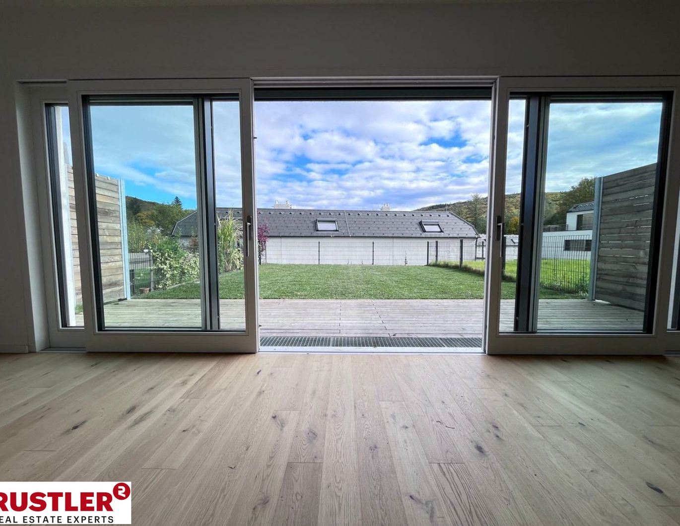 Der Sommer beginnt hier | Reihenhaus mit wunderschönem Eigengarten & Badeteich | Provisionsfrei