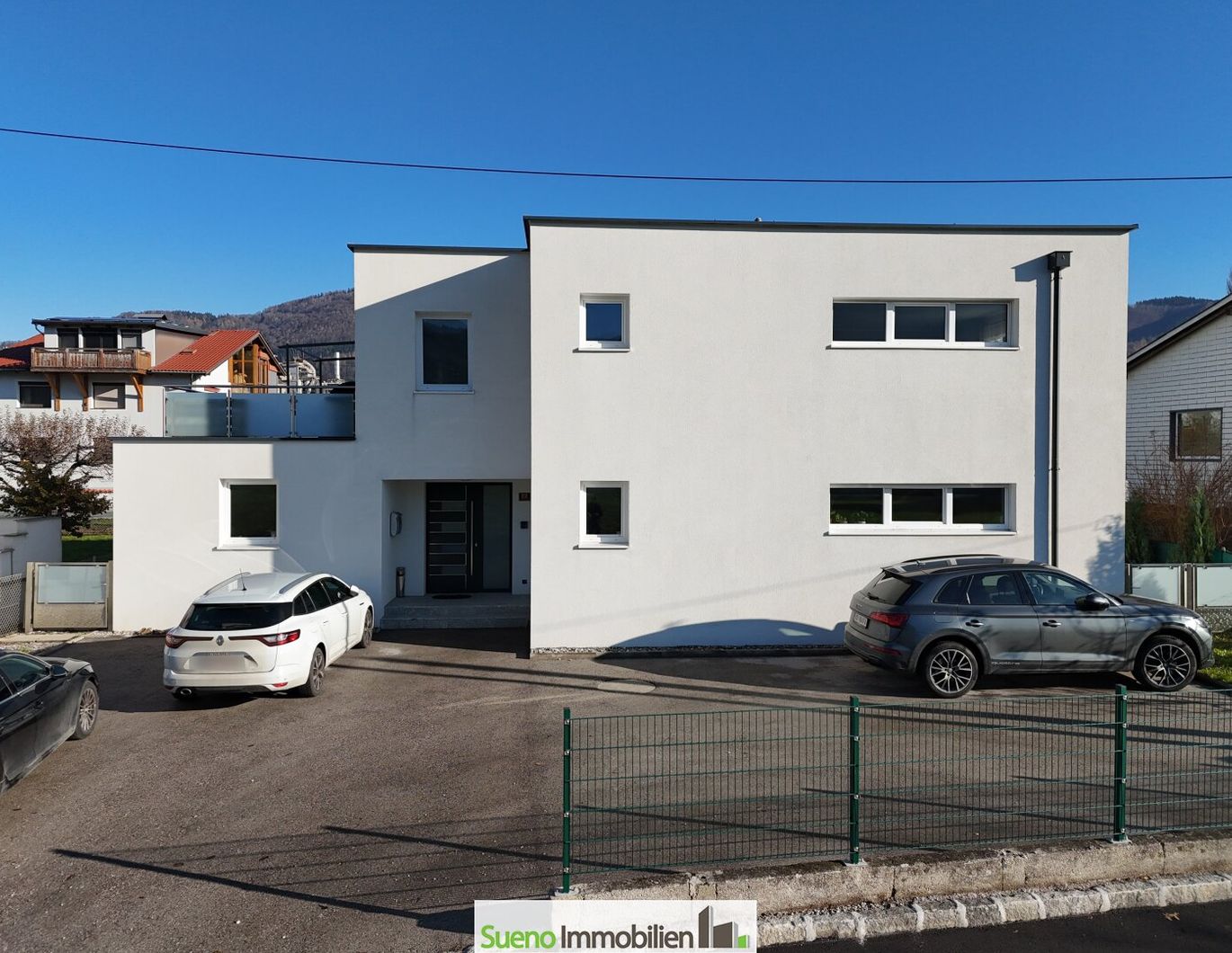 Modernes Haus mit 2 WohnEinheiten in Kirchdorf-Zentrum