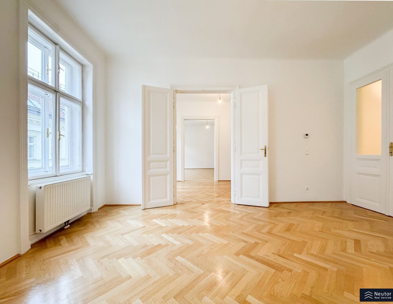 BEZAUBERNDER ALTBAU-TRAUM IN CHARMANTER WOHNANLAGE - STILVOLLE 4-ZIMMER-WOHNUNG IM HERZEN DES 3. BEZIRKS