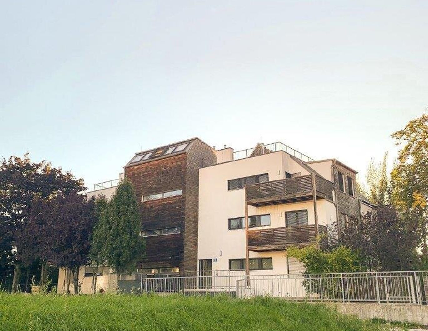 Herrliche vermietete 3-Zimmer-Wohnung mit 2 Balkonen in ruhiger Lage