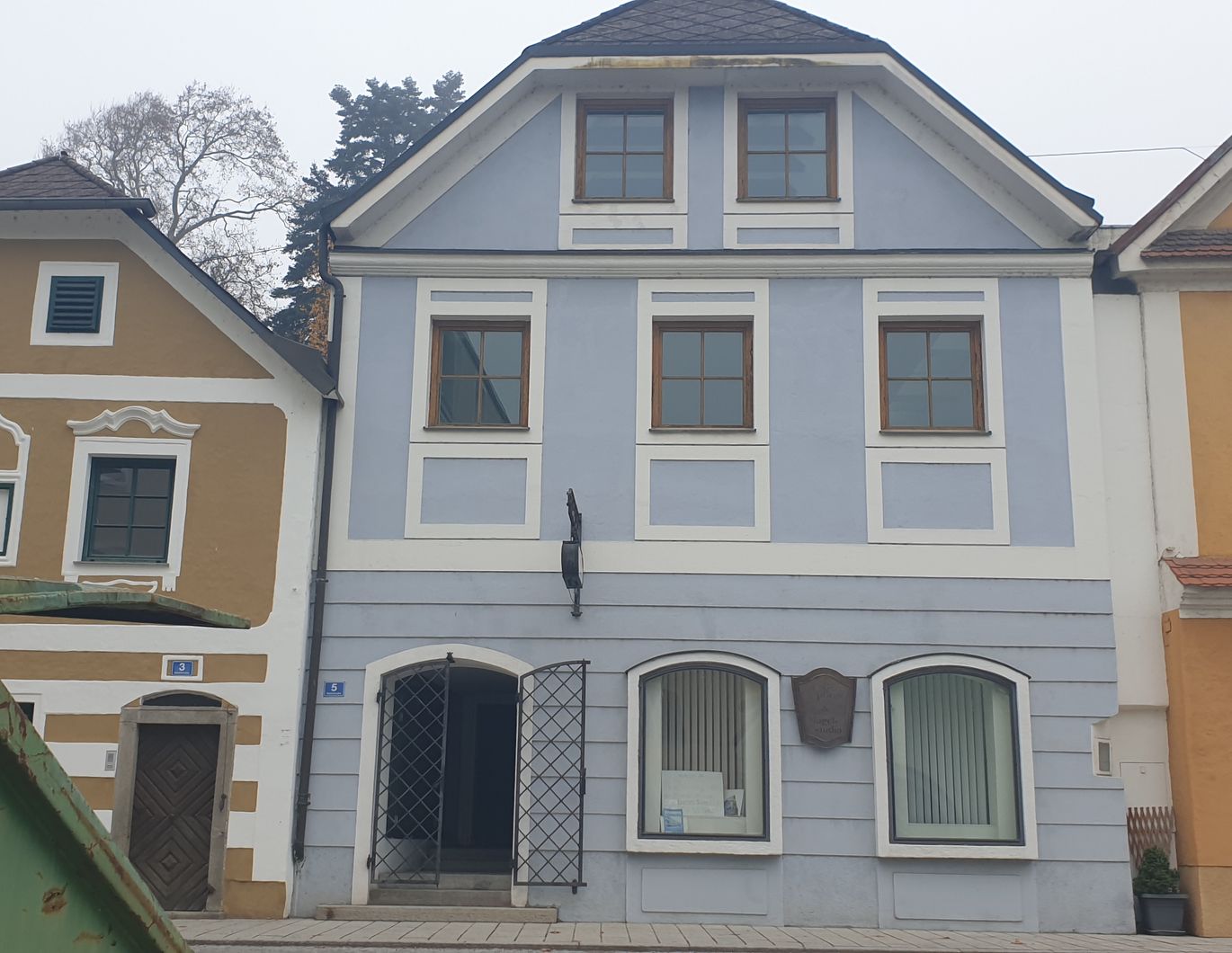 EIN ZUHAUSE mit FREIRAUM - WOHNEN, AREITEN und GESTALTEN unter EINEM DACH