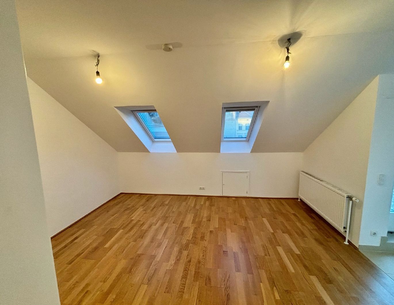 2-Zimmer Altbauwohnung mit Terrasse in guter Lage