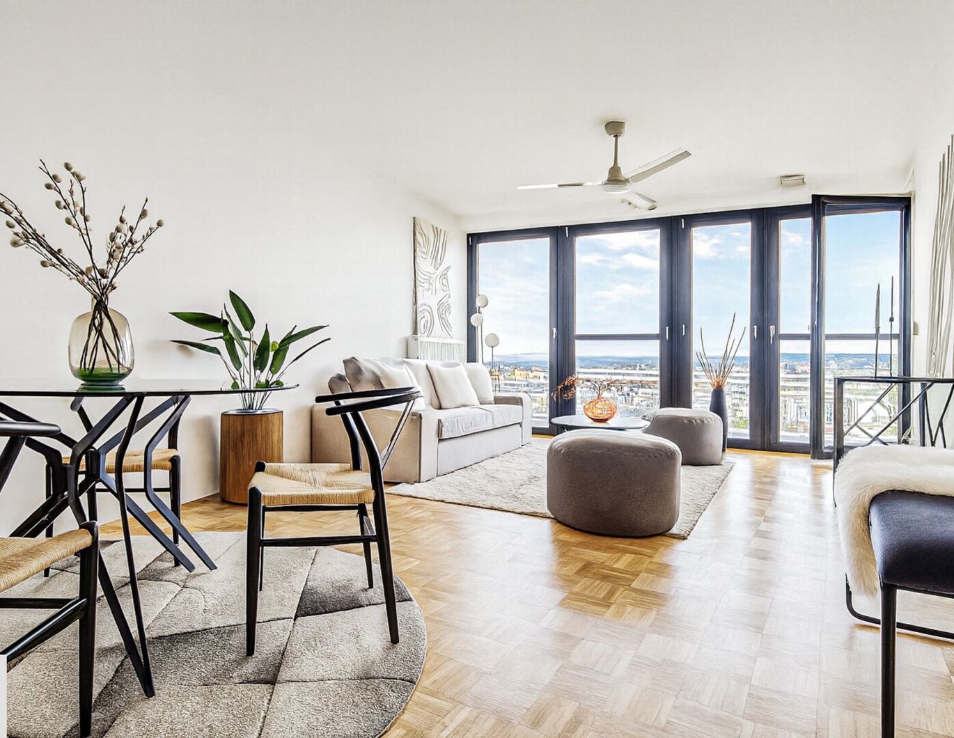 3-Zimmer-Wohnung mit Loggia: Wohnung im K6 Hochhaus