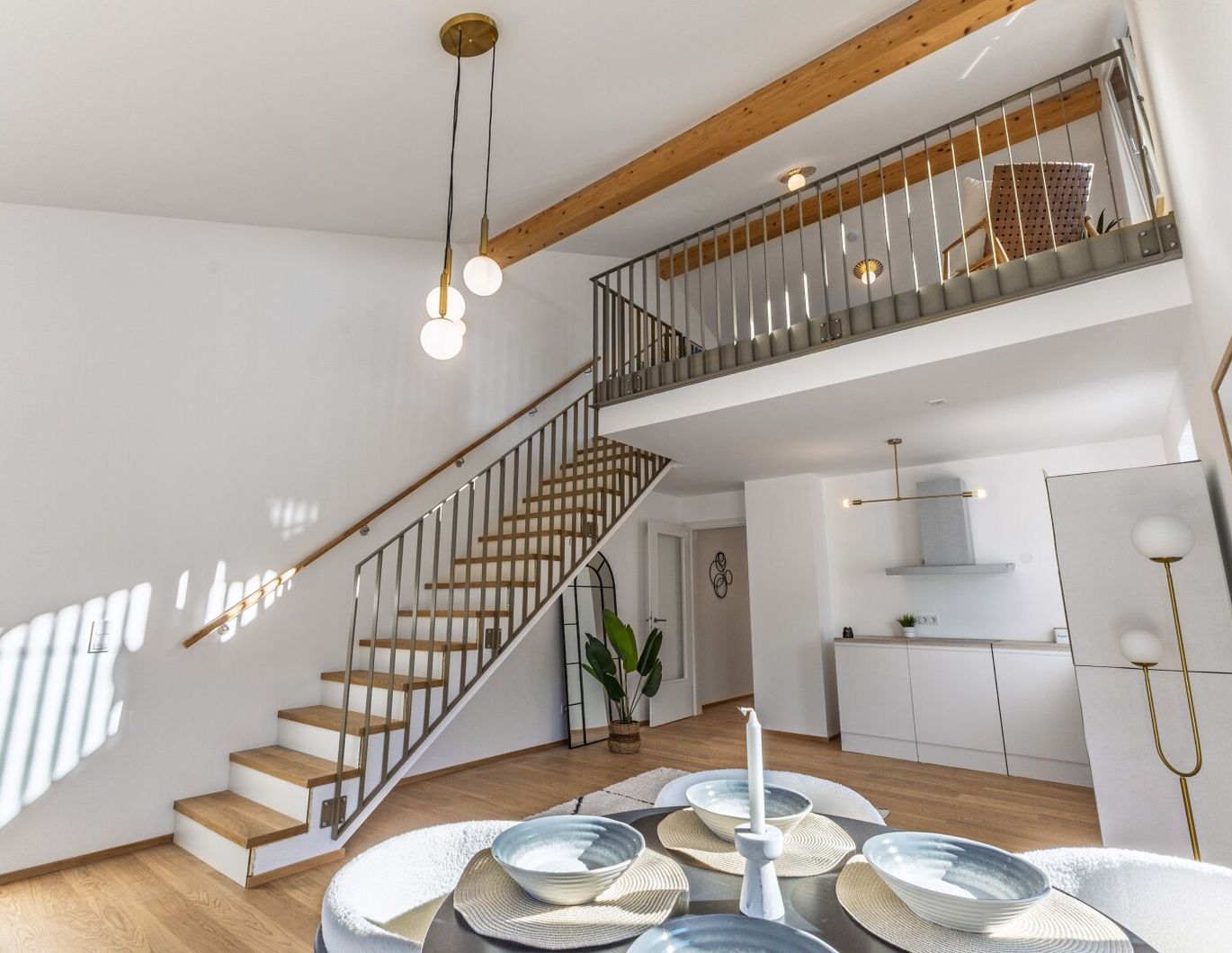 Quartett Strass, Top 1.8: 3,5-Zimmer Galeriewohnung, Wohlfühlen auf zwei Ebenen