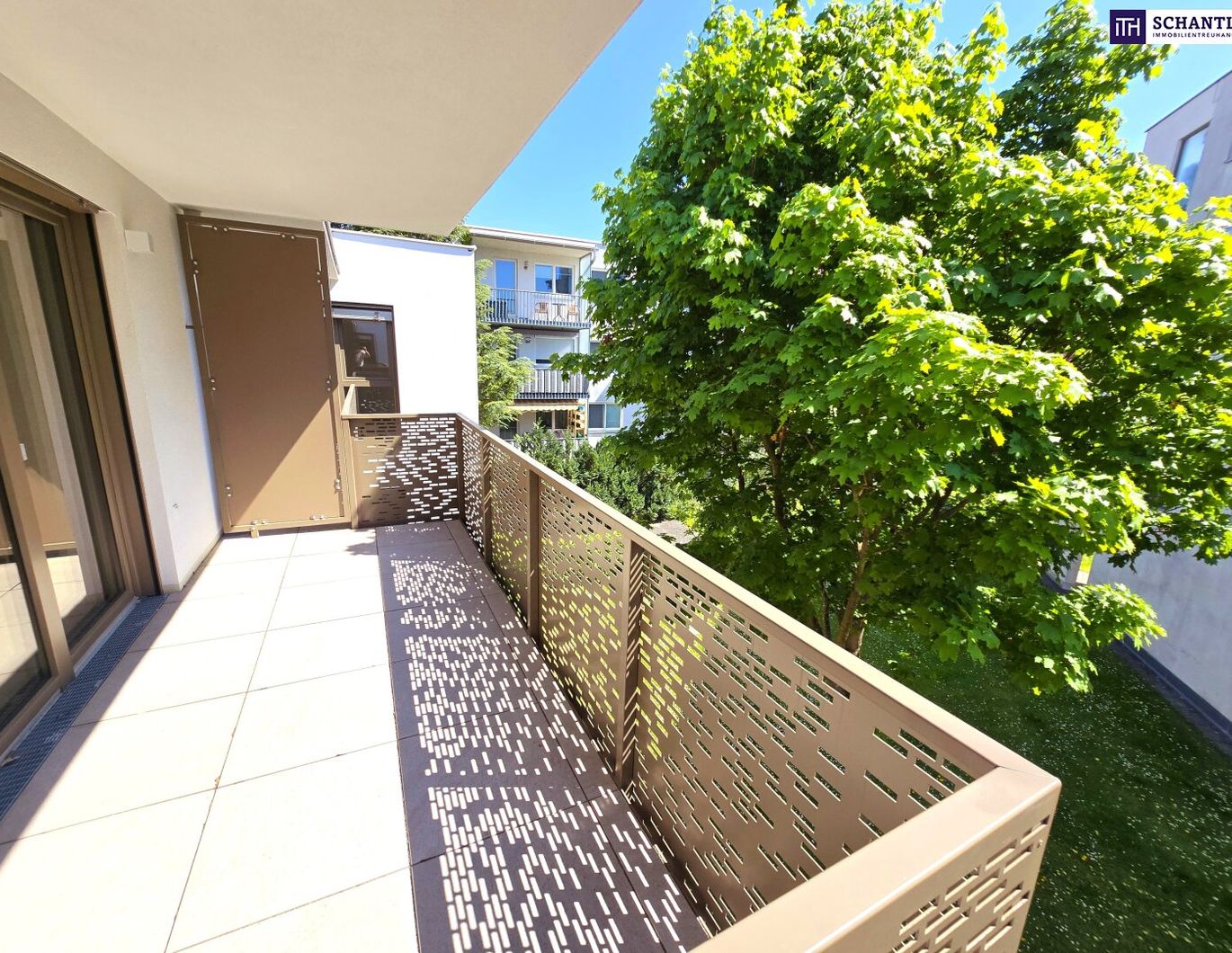 Investieren mit Grünblick und Nachhaltigkeit! Photovoltaik + Wärmepumpe! Großer, hofseitiger Balkon + Blick ins Grüne + Komplette Ruhelage + Energieeffizienz + Perfekte Anbindung und Nahversorgung! Jetzt zugfreifen!