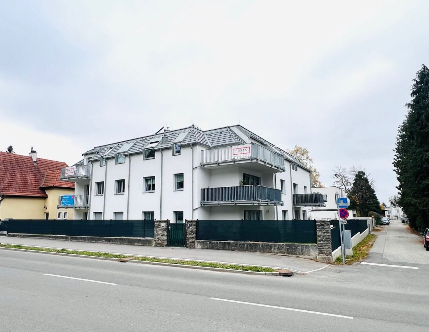 ++ TRAUMHAFTE DREI Zimmer WOHNUNG mit BALKON und KÜCHE ++