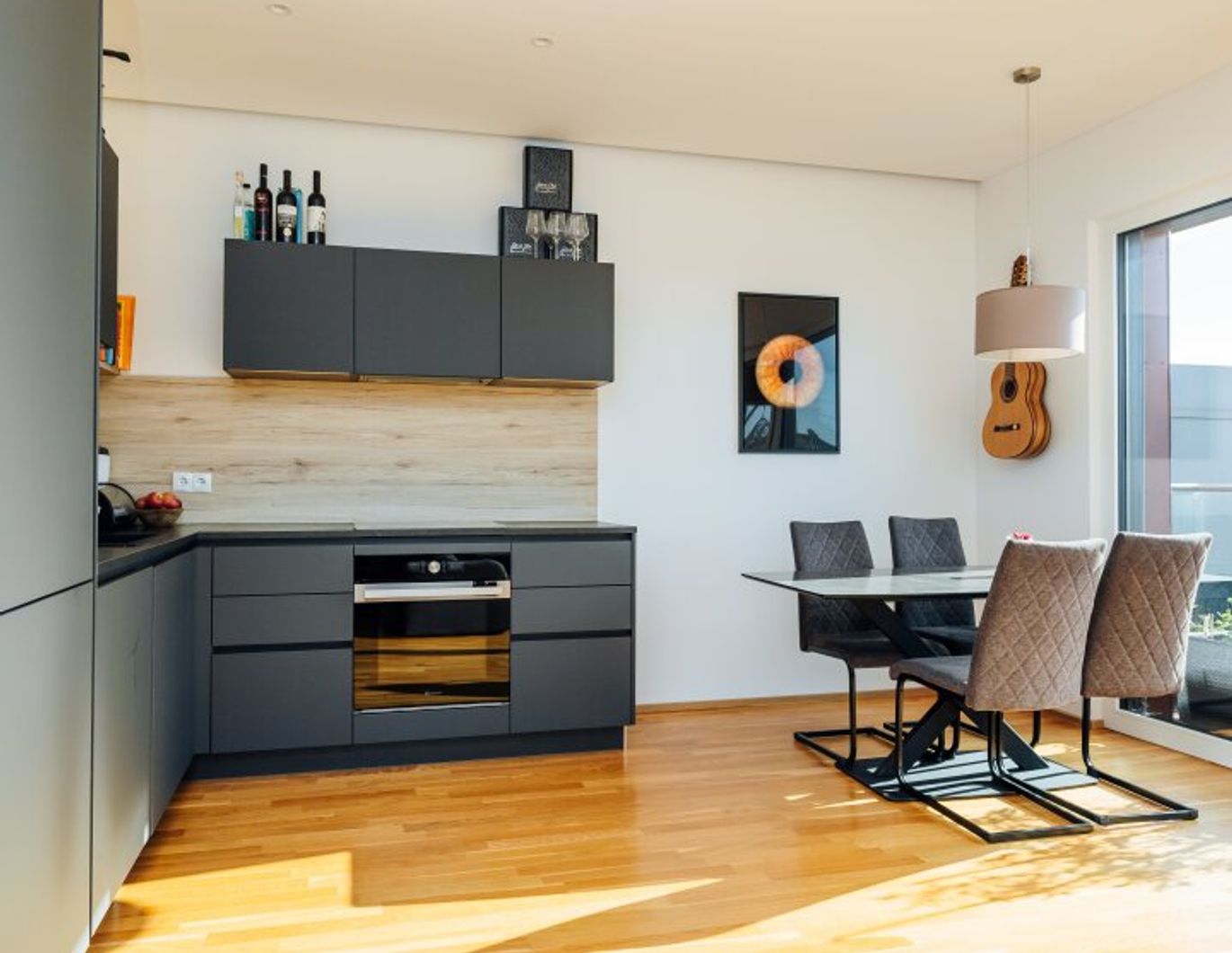 SMART-LIVING I STYLISCHES PENTHOUSE I KLIMA I SONNENTERRASSE I OFFENE DESIGN-KÜCHE I ELEGANTES BAD MIT REGENDUSCHE I