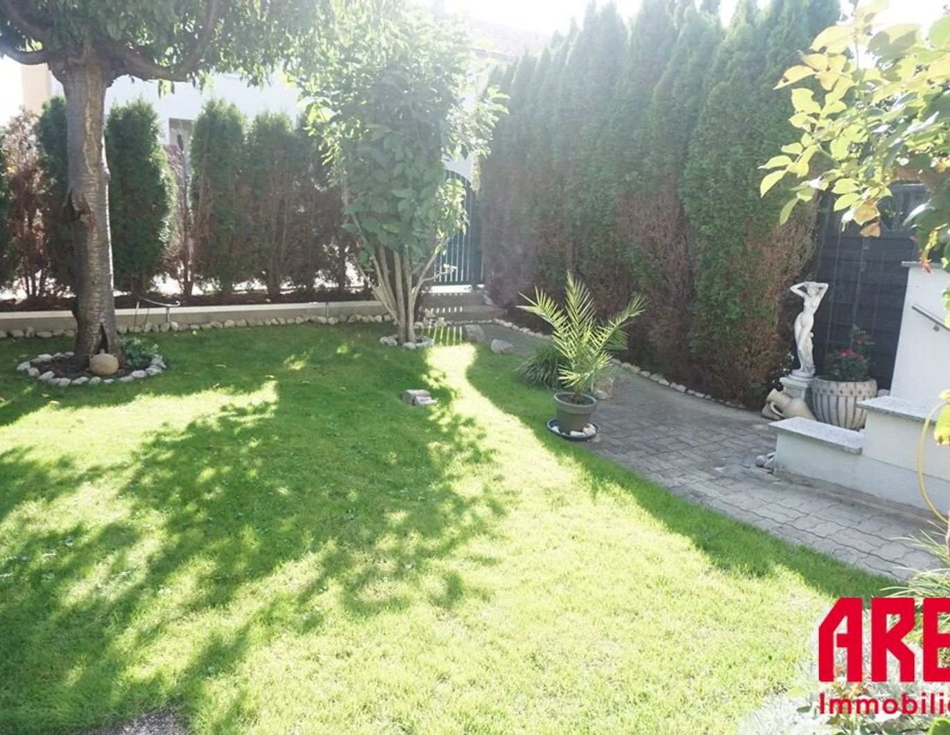 Top gepflegtes und sehr gut ausgestattetes Reihenhaus in bester Wohnlage