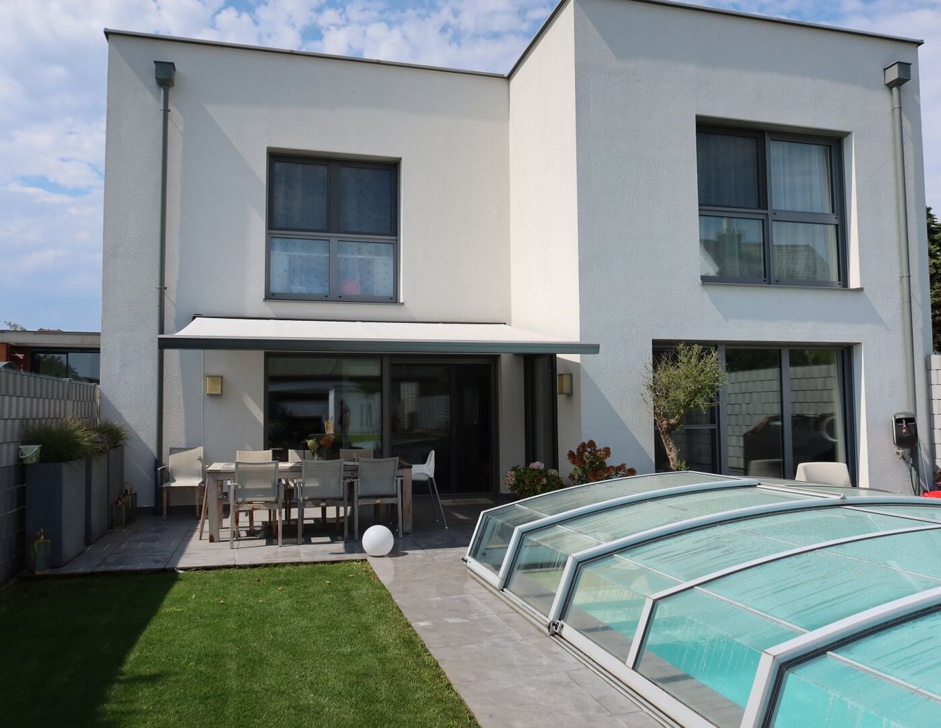 Modern Living in Enzersfeld - stilvolles Einfamilienhaus mit Garten & Pool