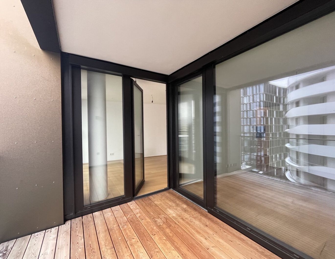 UNBEFRISTETE 2 Zimmer mit Loggia und vielen Extras im Haus nahe Belvedere!