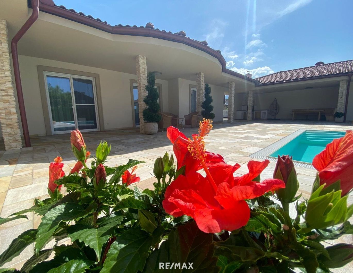 Ultimativer Luxus im Mediterranen Stil: Sensationeller Bungalow mit Pool in Exklusiver Ausstattung und Top Ruhelage, hier erfüllt sich Jeder Wohntraum