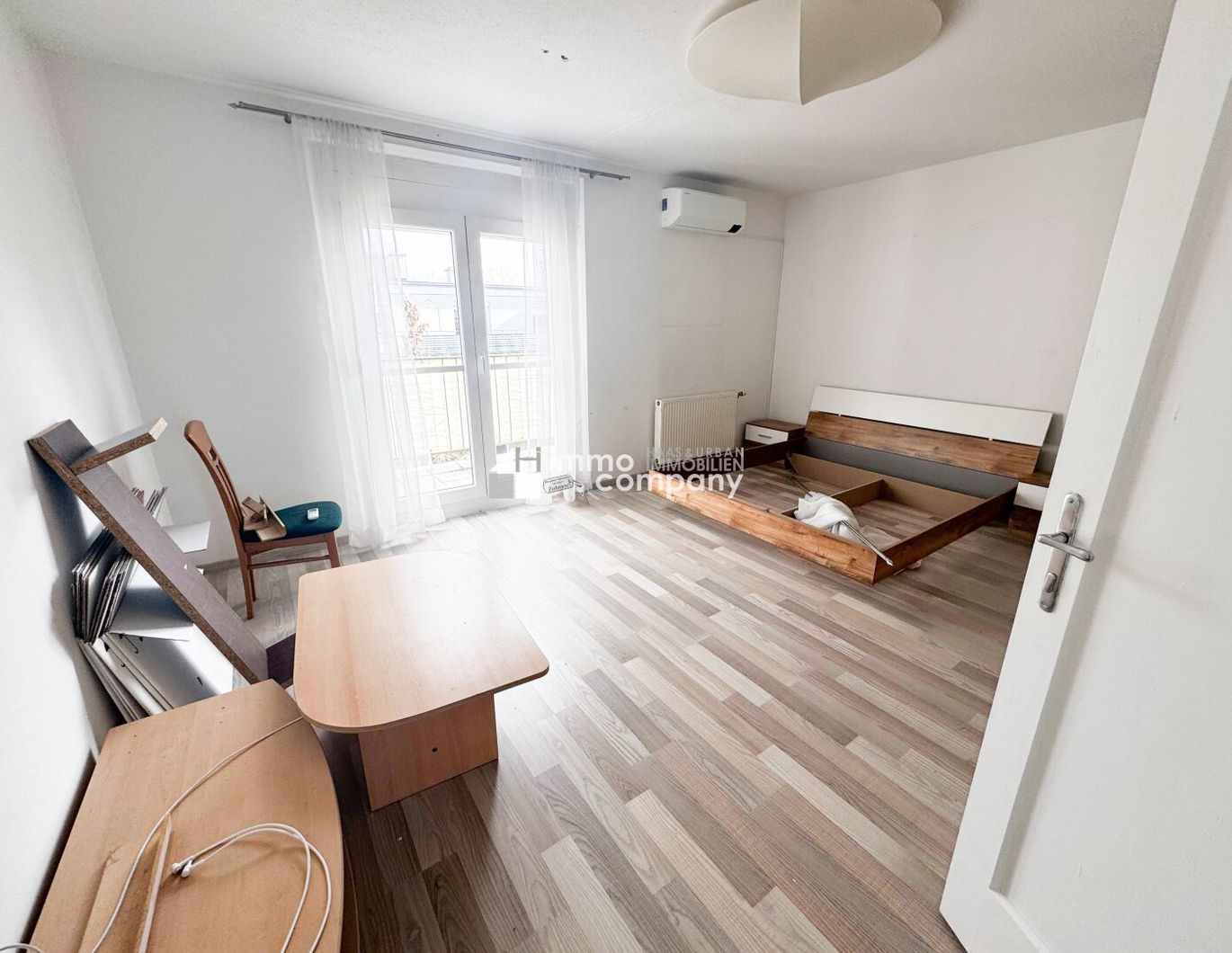 TRAUMHAFTE DACHGESCHOSSWOHNUNG mit zwei Balkonen in Baden!