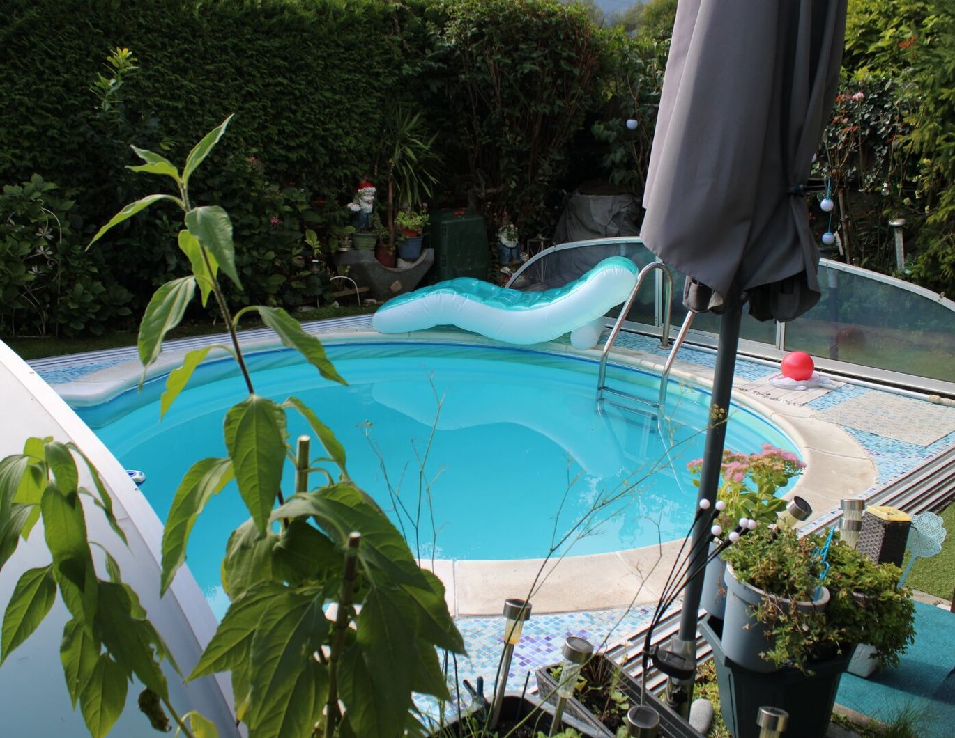 Gemütliche Doppelhaushälfte mit Pool