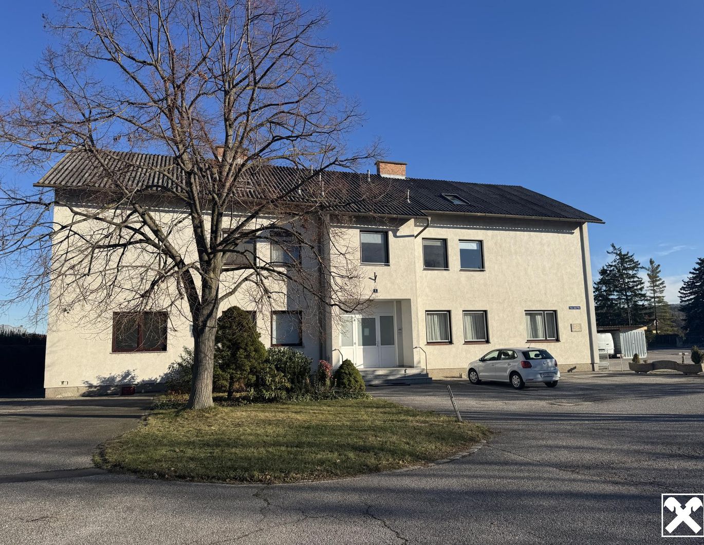 Erdgeschosswohnung mit Garten & viel Lagerfläche