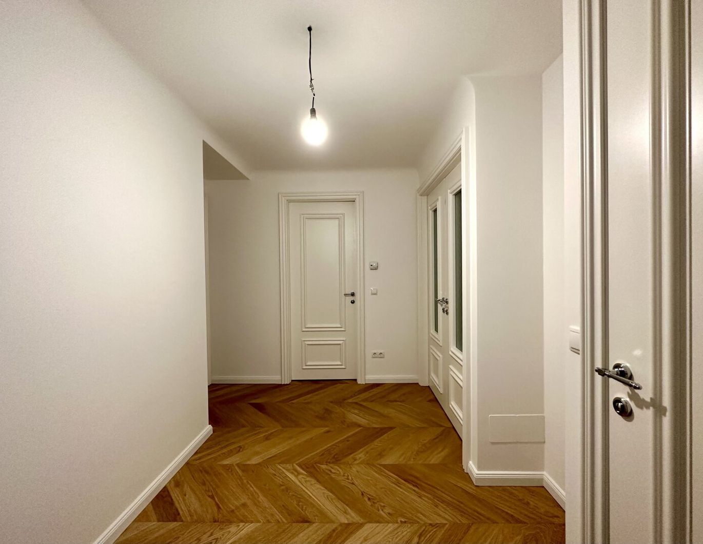 SCHNÄPPCHEN!!!TOP SANIERTE EG Wohnung direkt beim Obkirchermarkt Nur 5800 EUR PRO M2!!!