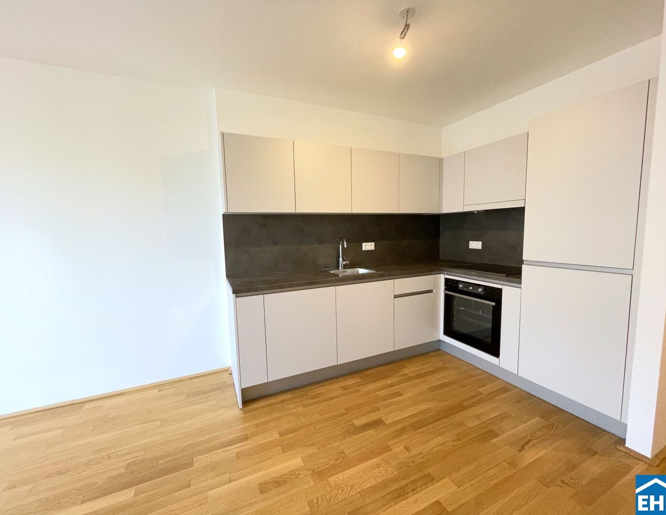 Wunderschöne 1 Zimmerwohnung mit Loggia