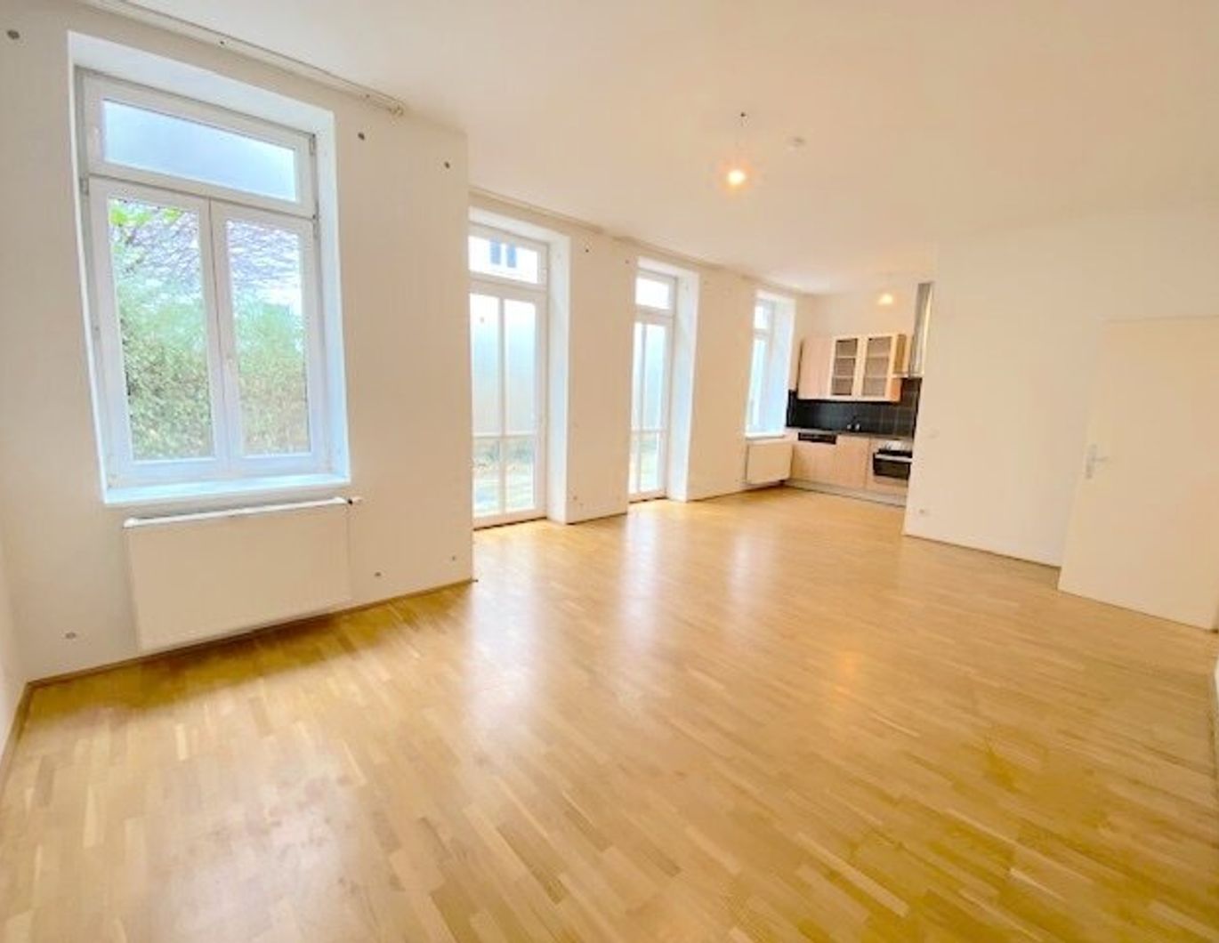 NEUER PREIS! PROVISIONSFREI VOM EIGENTÜMER! 3-ZIMMER ALTBAUWOHNUNG MIT GARTEN NÄHE HERNALSER HAUPTSTRASSE!