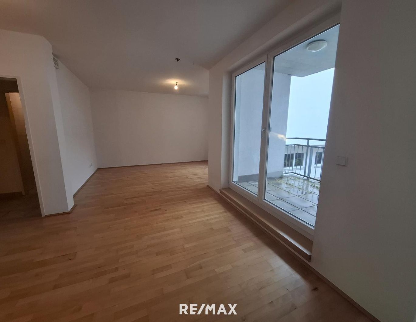 Hofstetten - schöne 3 Zimmerwohnung mit Loggia