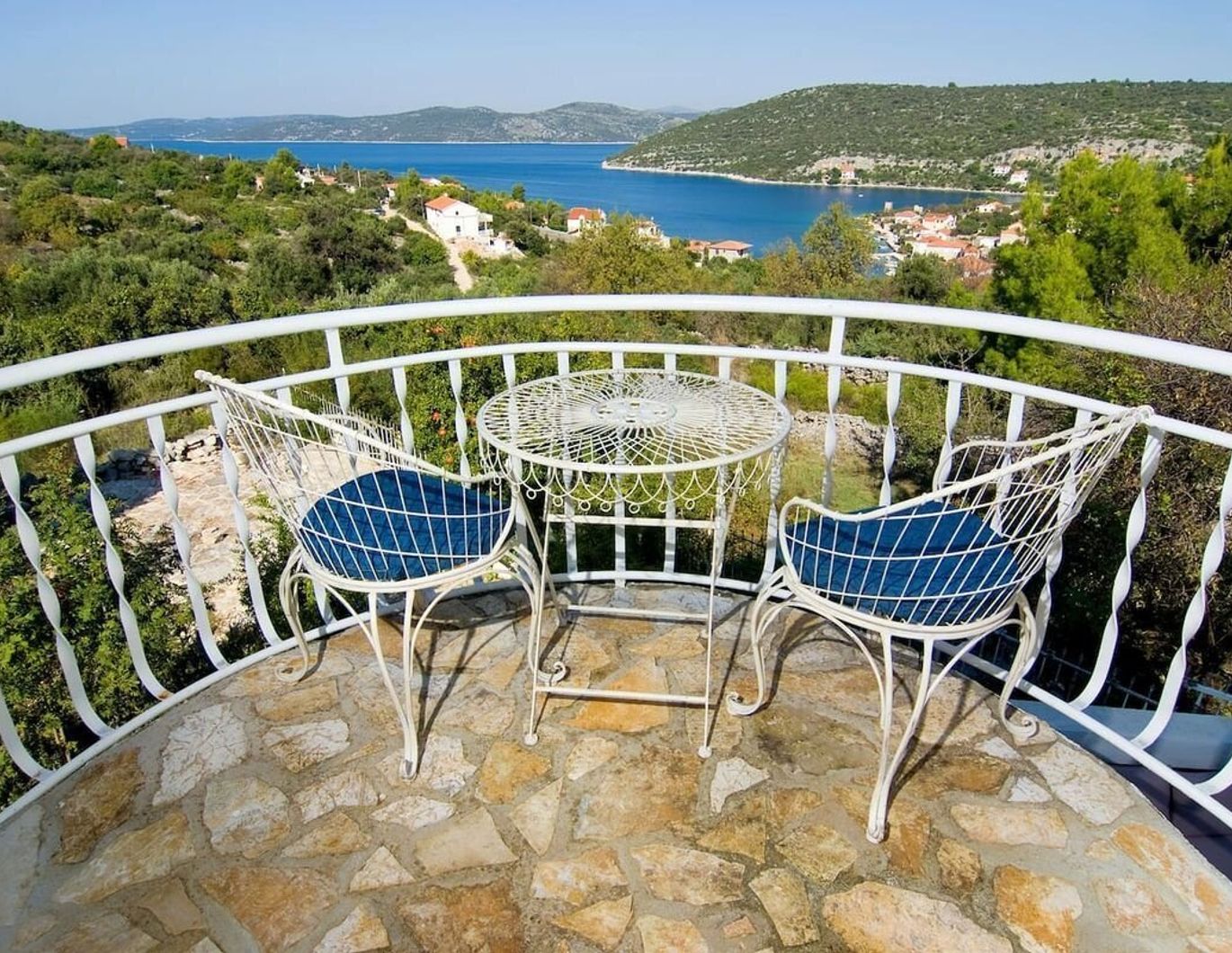 Freistehendes Haus auf zwei Etagen