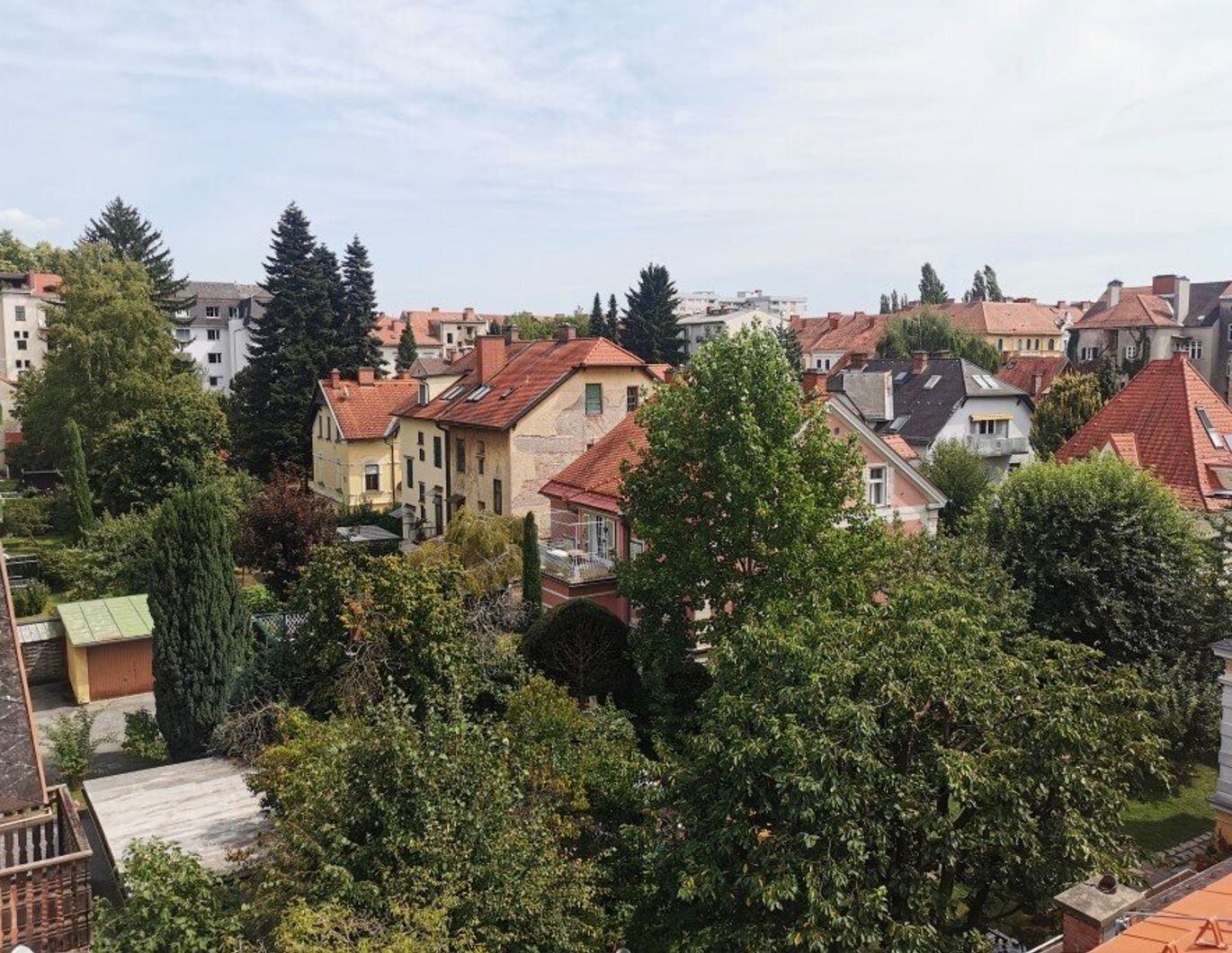 Erstbezug: Exklusive 3-Zimmer-Wohnung mit Loggia in den schönen Innenhof mitten im Herz-Jesu-Viertel!