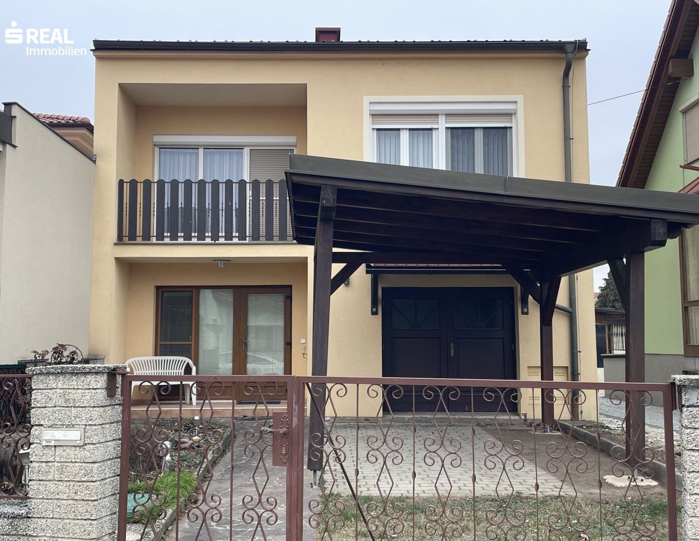 Ausreichend Platz für den Alltag - Einfamilienhaus mit Garten, Terrasse und Carport