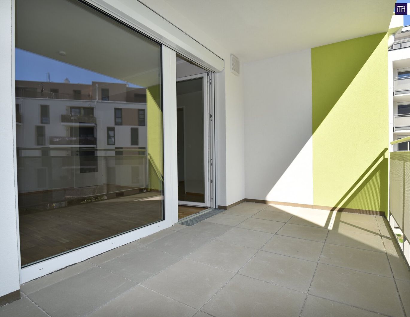 Schnell sein!!! Charmante Zwei-Zimmer-Wohnung mit großer Loggia! Jetzt besichtigen.