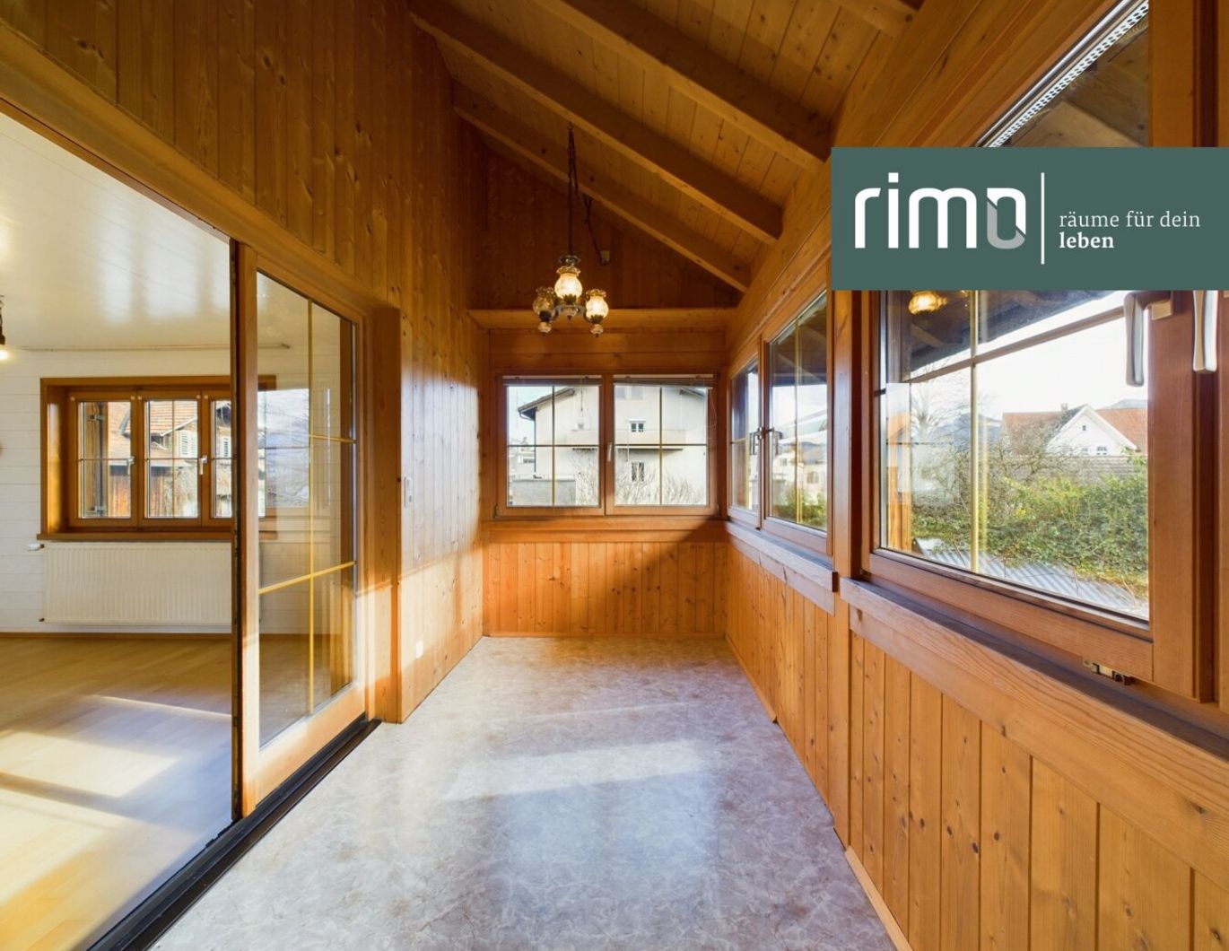 Großzügige 3,5-Zimmer-Etagenwohnung mit Garten, Loggien und Gartenhaus in Lustenau!