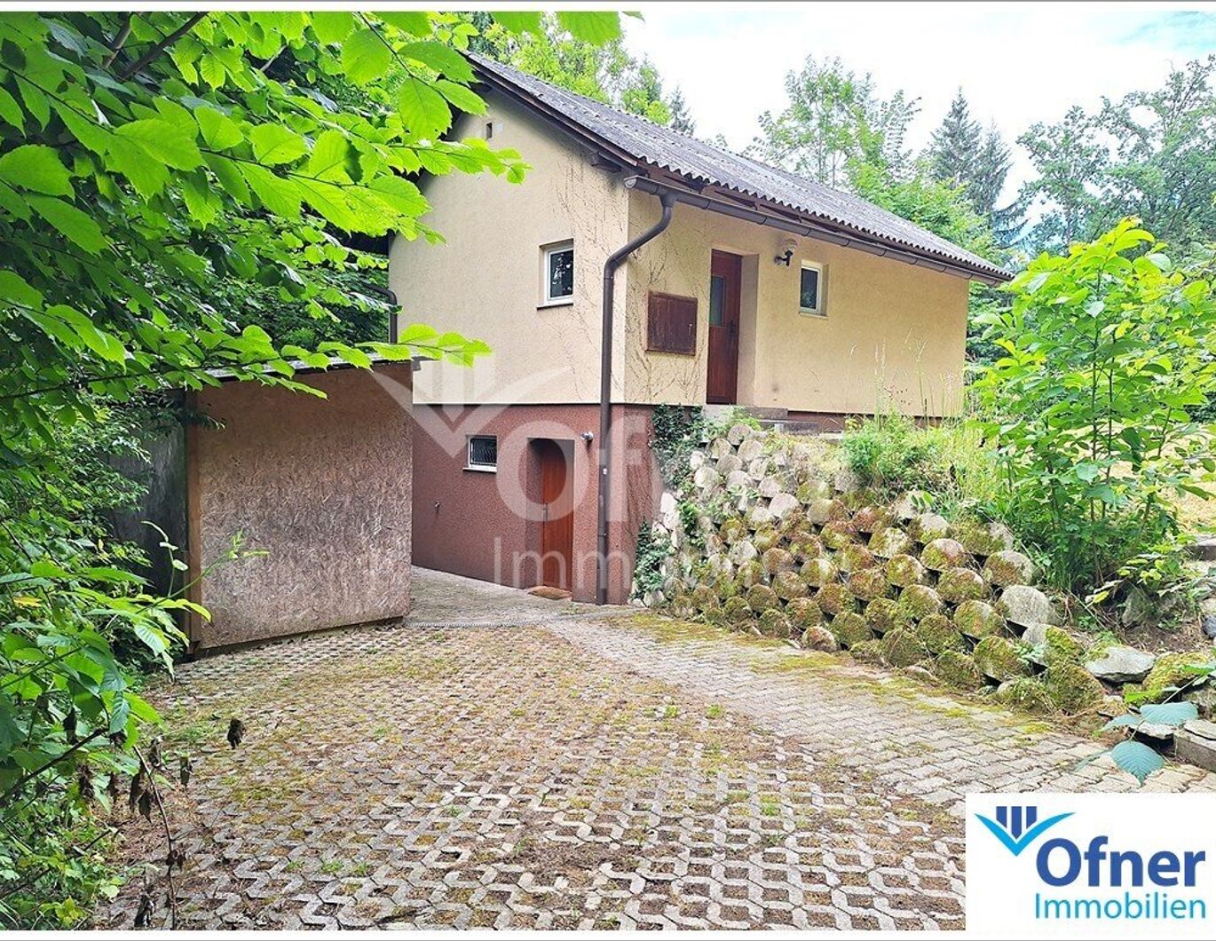 Wochenendhaus in idyllischer Alleinlage - nur wenige Minuten in die Stadt