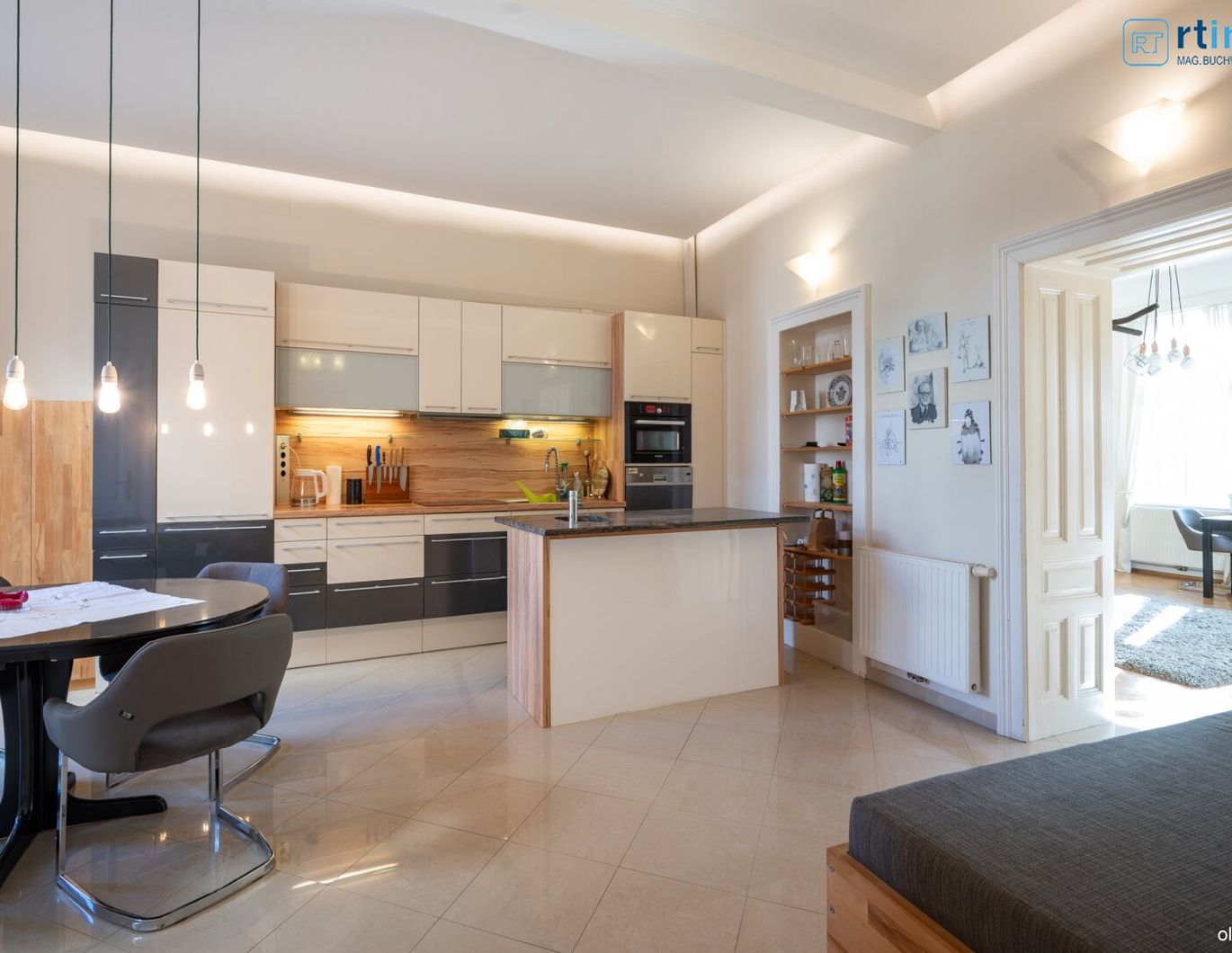 EDEL EINGERICHTETE 3 ZIMMER WOHNUNG NAHE AUMANNPLATZ