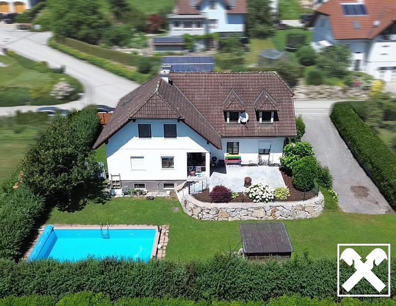 Attraktives Einfamilienhaus mit drei Wohneinheiten im Dachgeschoss - Wohnen & Vermieten unter einem Dach in Ardagger