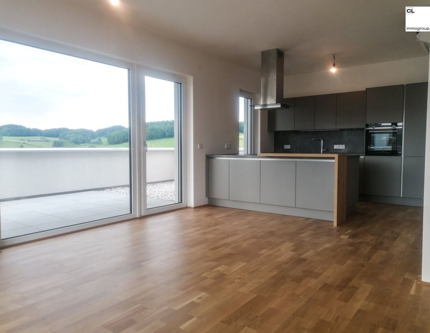 Penthouse-Wohnung mit großer Dachterrasse und tollem Ausblick! Zu Vermieten ab 01.03.2026