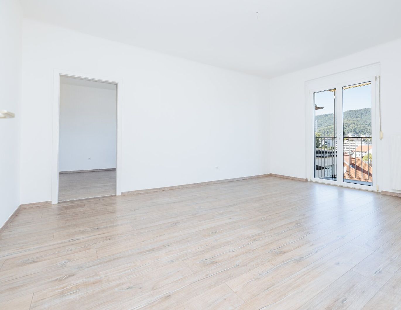 TOP DEAL I WESTBALKON I BADEWANNE I MODERNISIERT I SMARTE RAUMAUFTEILUNG I HAUSTIERE ERLAUBT I RUHIGE LAGE I 6. STOCK MIT LIFT I PROJEKT WOHNEN