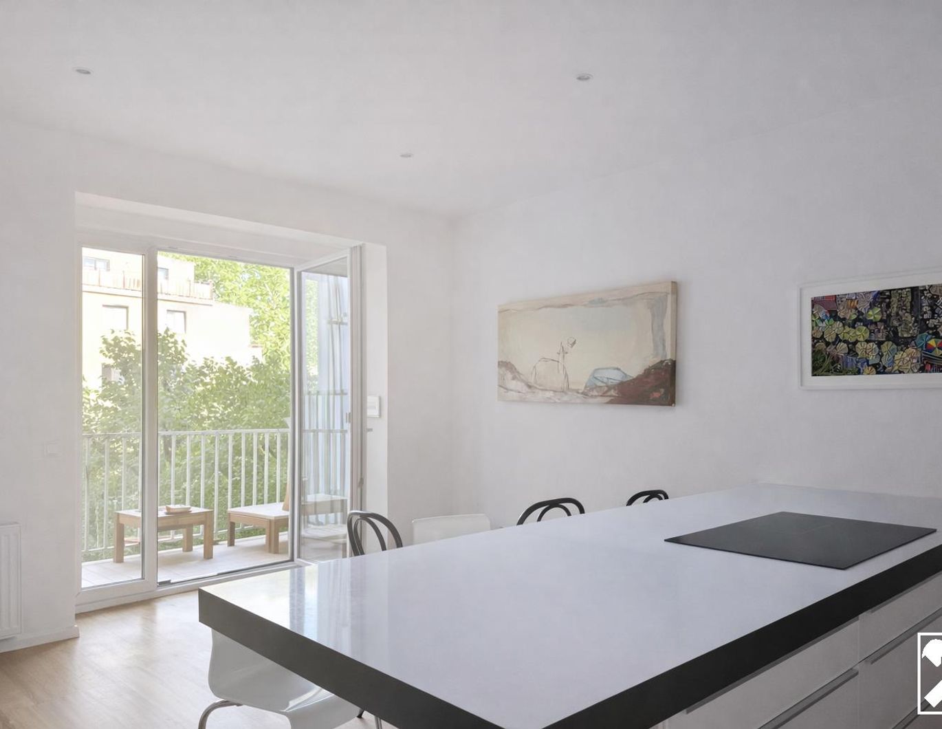 Altbaujuwel! Generalsanierte 3-Zimmer-Wohnung mit hofseitiger Loggia, nur 5. Min fußläfig zur U-Bahn und zum Schlosspark Schönbrunn!