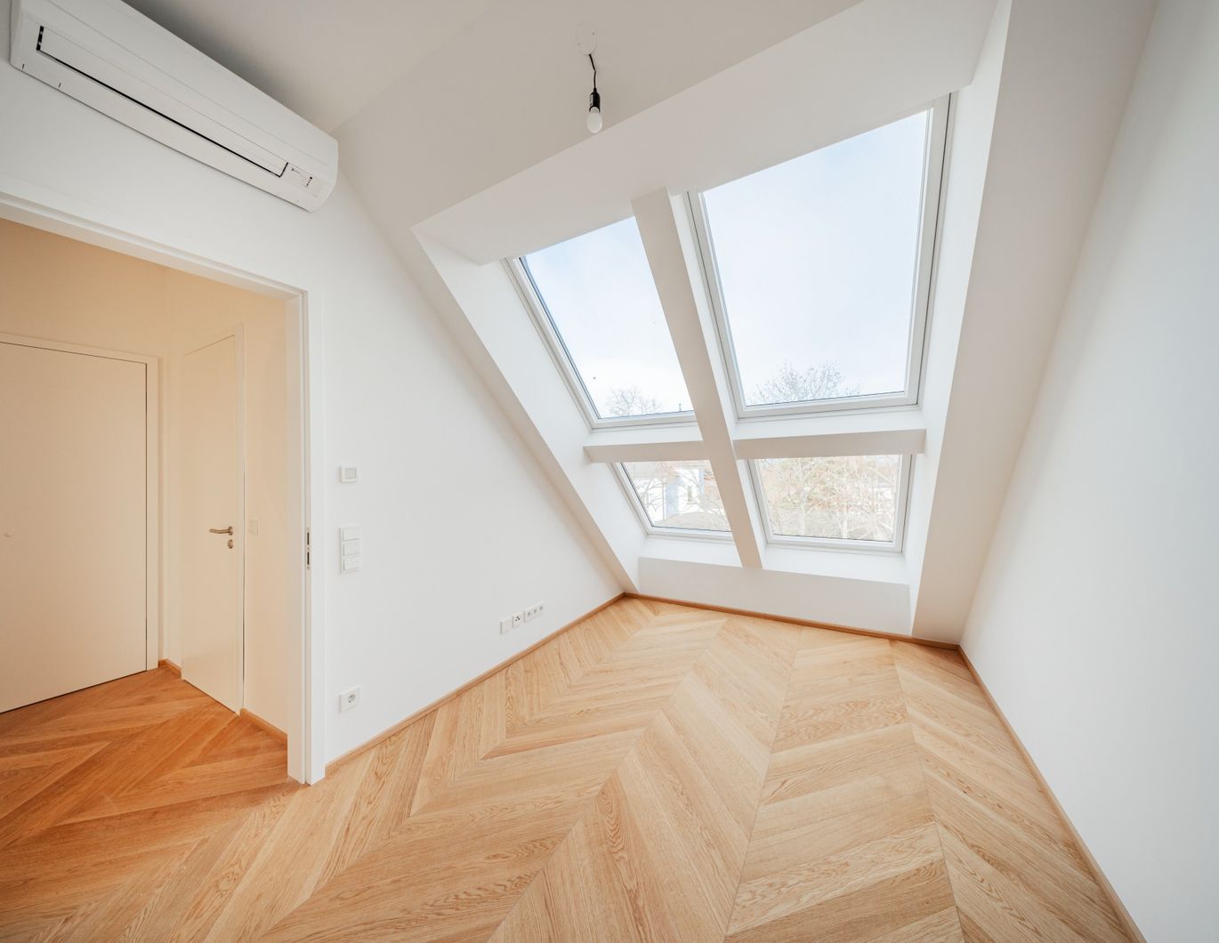 STOCK IM WEG - Licht. Raum. Luxus. - 5 Zimmer Erstbezug mit Südterrasse, Fitness & Garage