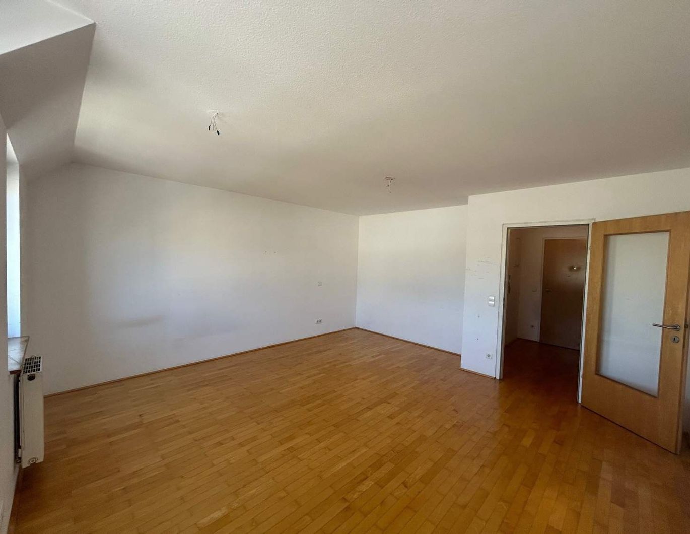 Charmante 1-Zimmer-Dachgeschosswohnung im 13. Bezirk!