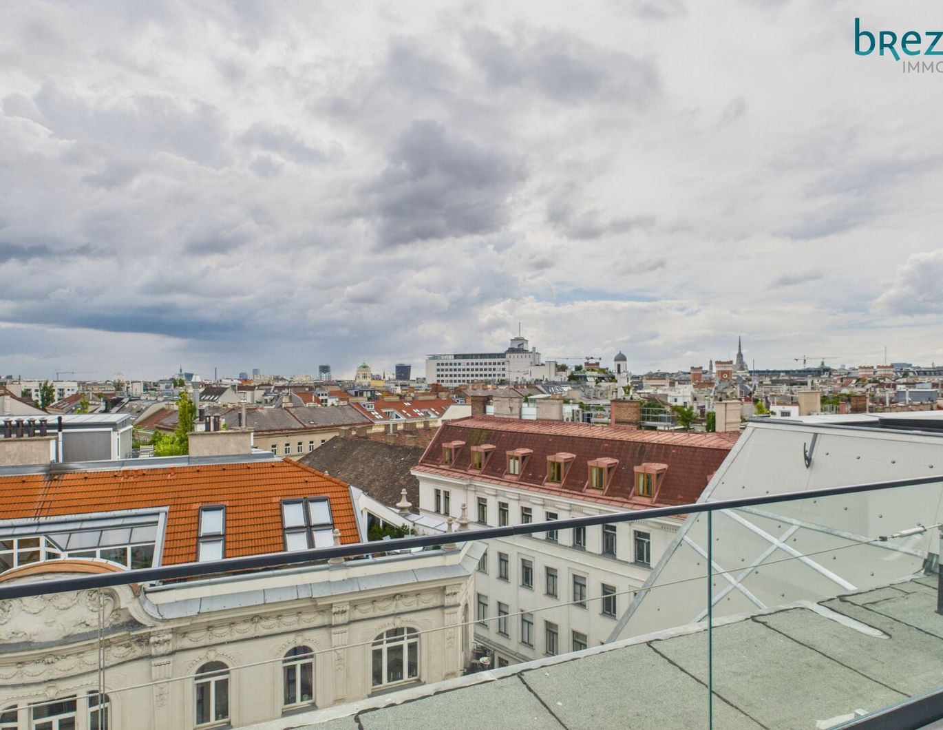 Exklusive Erstebezug Dachterrassen-Maisonette - Wohnen über den Dächern der Servitengasse