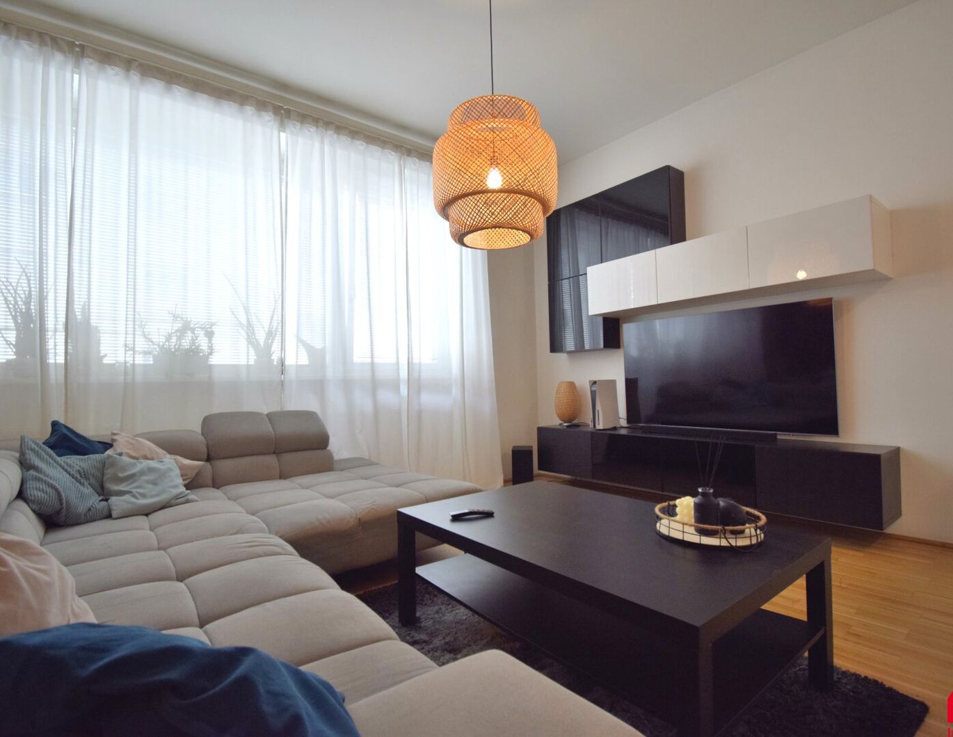 HELLE 2 ZIMMERWOHNUNG MIT BALKON - TOP 03