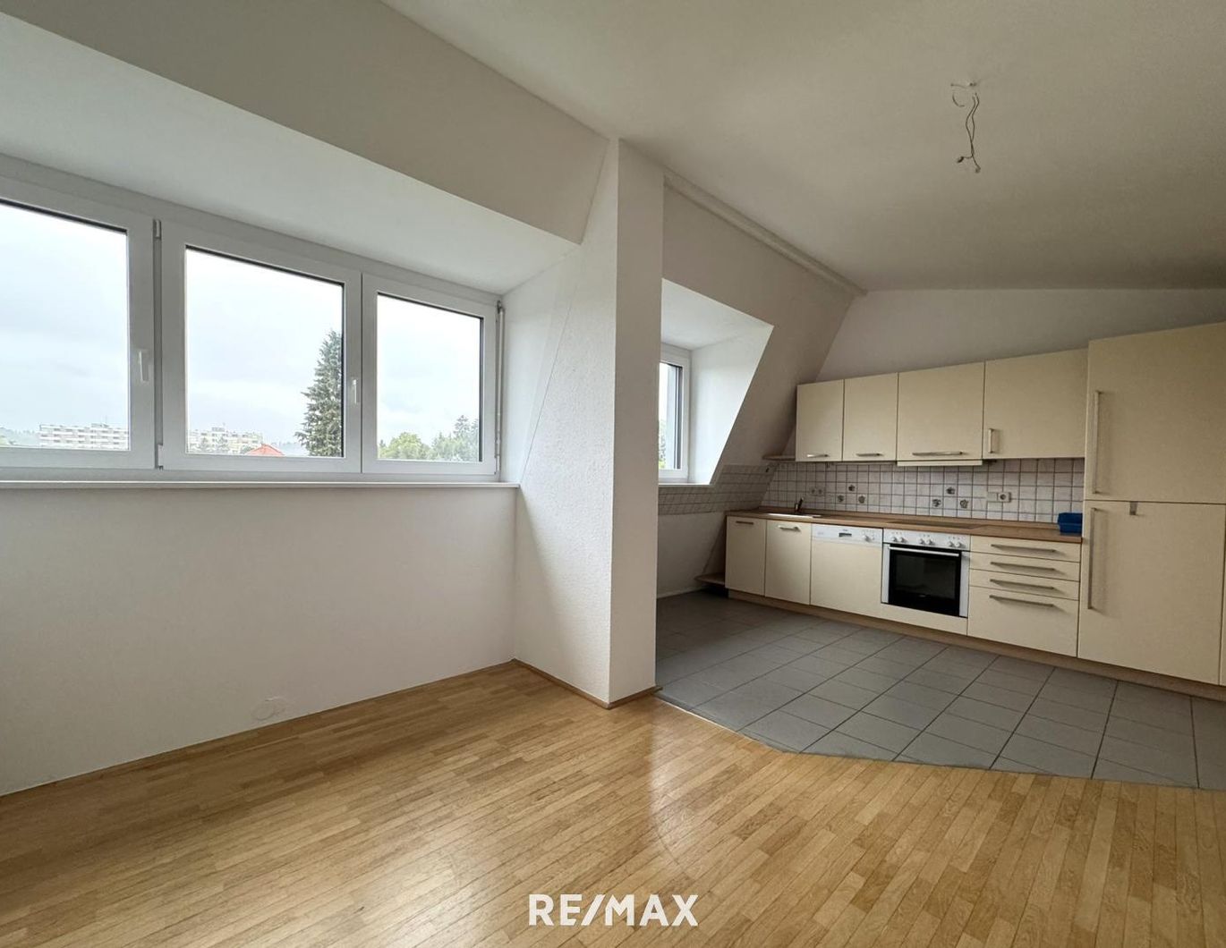 Attraktive 2-Zimmer-Mietwohnung in LKH und FH Nähe