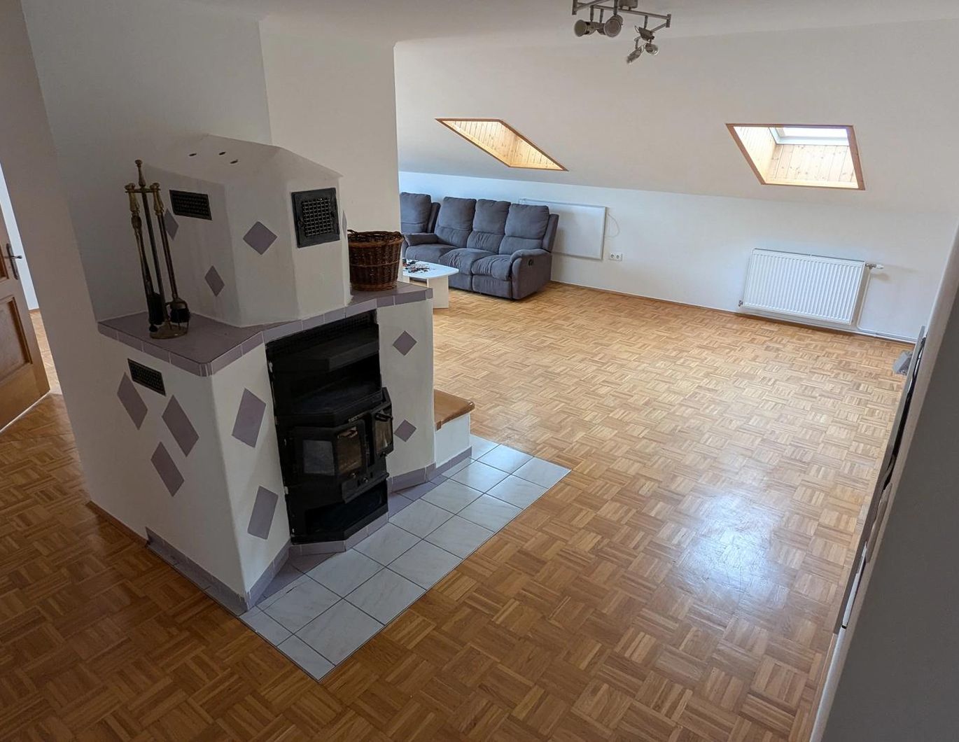 Geräumige 5-Zimmer-DG-Wohnung mit Balkon in Frauental (Provisionsfrei)