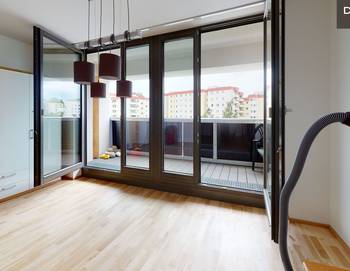 ANLEGERWOHNUNG - GARCOINNIERE MIT GROSSER LOGGIA - WIENER NEUSTADT