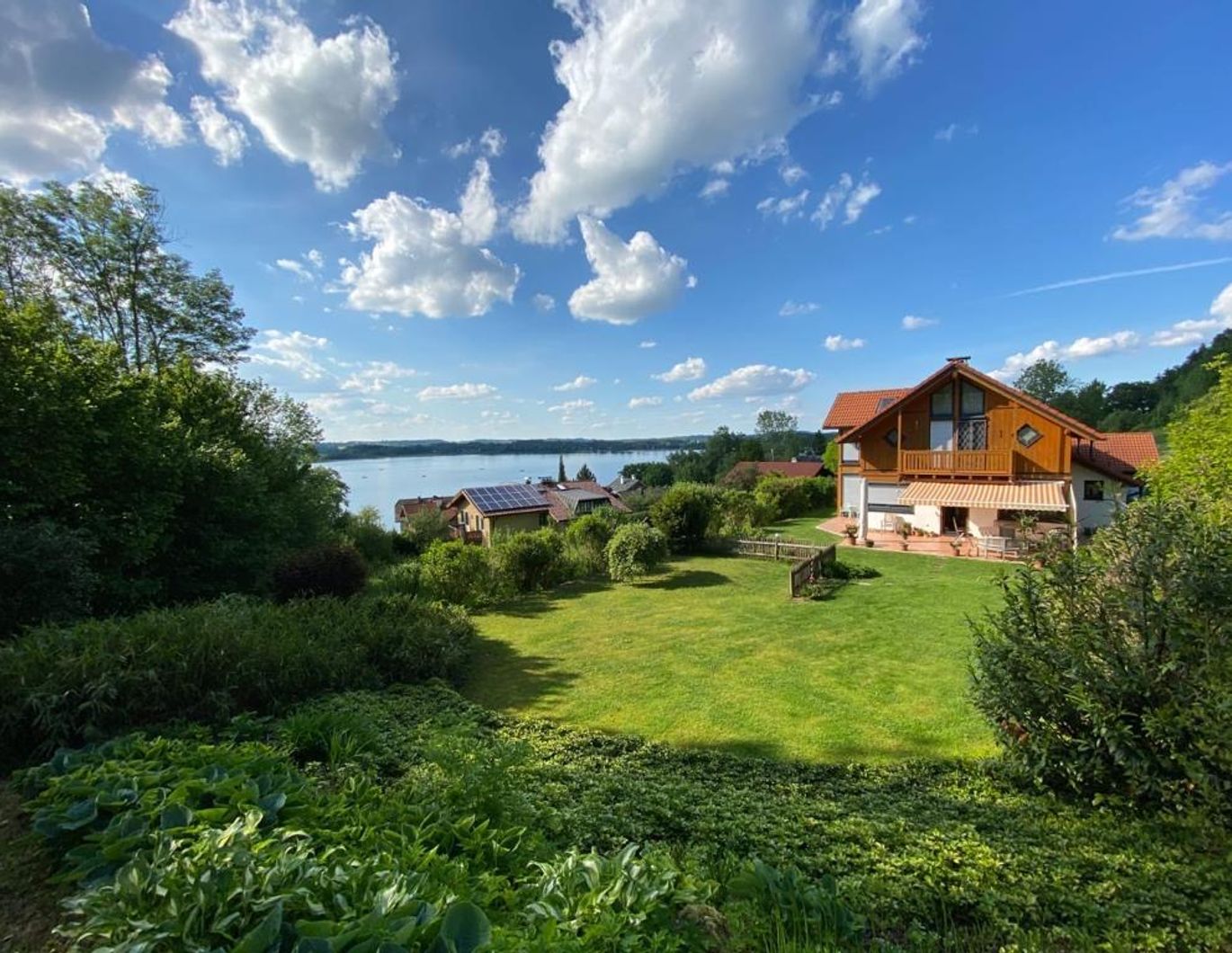 Exklusives Einfamilienhaus mit Seeblick am Mattsee - Ruh, Natur & Lebensqualität auf höchstem Niveau