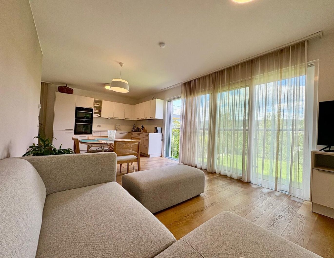 Exklusive 3-Zimmer-Gartenwohnung mit zwei Terrassen in Velden - luxuriös wohnen über dem Wörthersee!